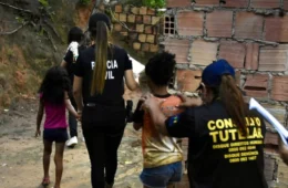 Irmãs vítimas de abuso pelo padrasto são resgatadas em Manaus; mãe sabia de tudo