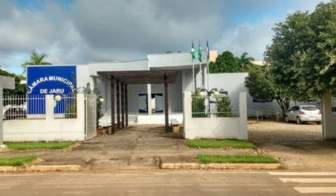 Justiça suspende aumento de salários do prefeito, vereadores e secretários de Jaru, em RO