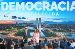 Lula compara amor pela democracia ao de marido por amante em discurso de 8 de janeiro