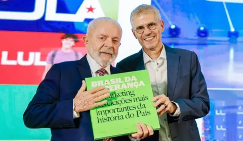 Paulo Pimenta deixa o comando da Secom da Presidência após reunião com Lula