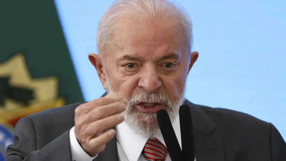 Lula conversa com Putin sobre negociação de paz na Ucrânia