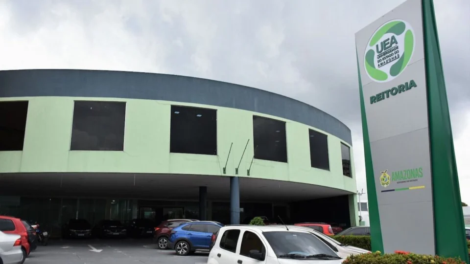 MP investiga ausência de postos físicos para inscrição em vestibulares da UEA