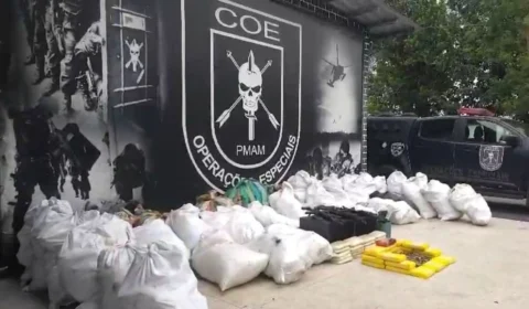 Mais de uma tonelada de drogas e fuzis são apreendidas em embarcação no AM