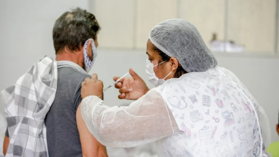 Rondônia intensifica prevenção contra Covid-19 após confirmação de óbitos; confira locais de vacinação