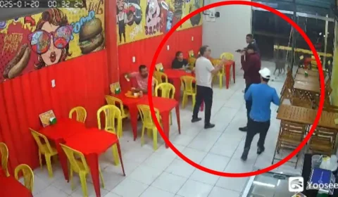 Trio disfarçado de cliente assalta lanchonete de cara limpa em Manaus; veja vídeos