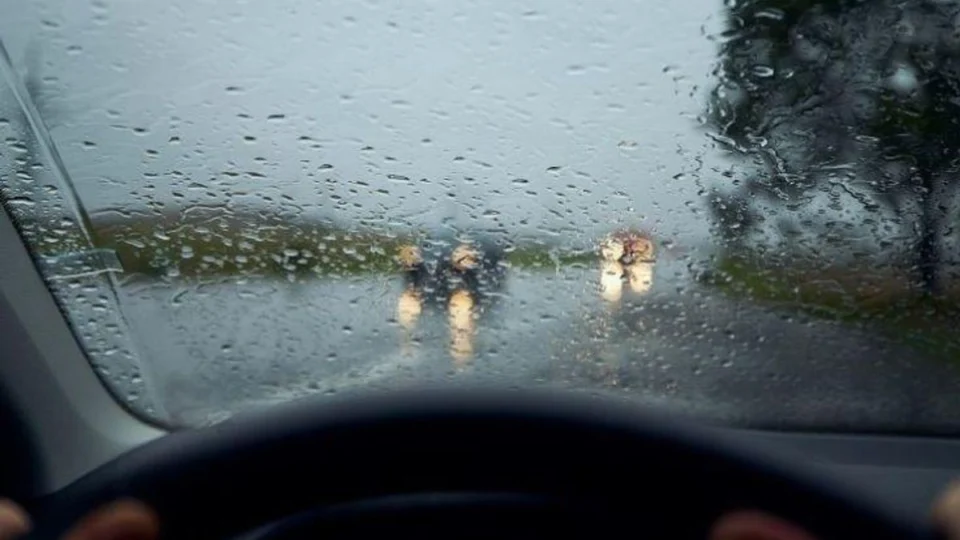 Inmet emite alerta laranja de chuvas intensas em cinco estados; veja quais