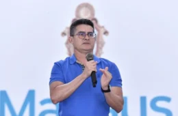 Humorista e vereador são processados por sátiras a prefeito de Manaus