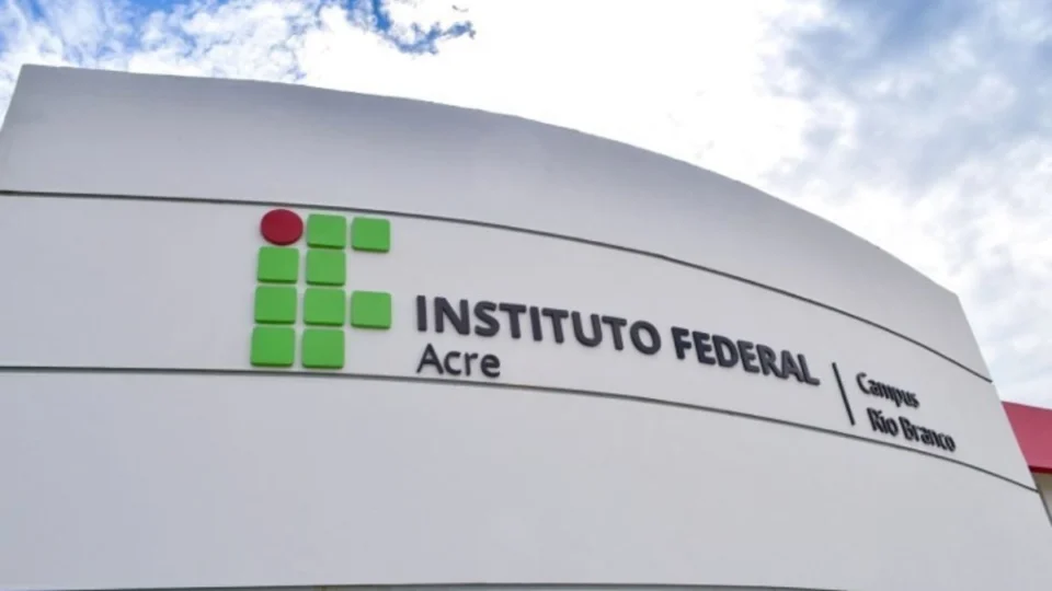 Ifac abre seleção para professores em curso de pós-graduação EAD