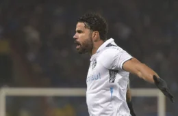 Veja quem são os jogadores famosos sem clube que buscam um novo destino em 2025