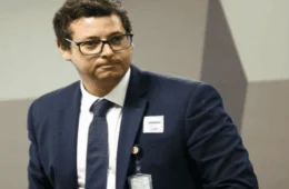 PF apresenta novas provas que ligam Bolsonaro a Wajngarten no esquema de venda das joias sauditas