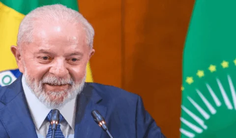 Lula deve discutir maus-tratos a deportados com ministros nesta terça (28)