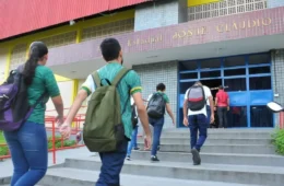 Matrículas nas escolas 2025: transferência de alunos inicia hoje (13) no Amazonas