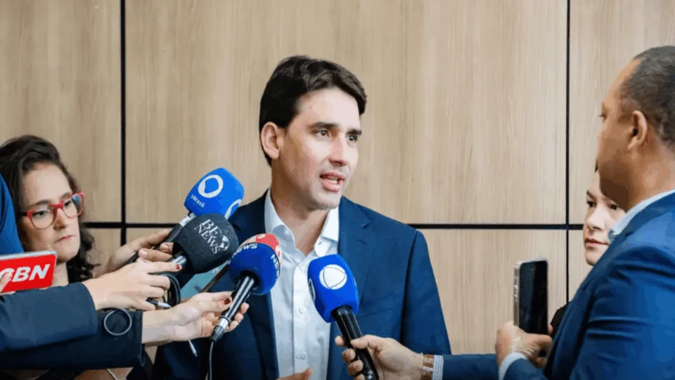 Passagens aéreas vão subir? Ministro comenta possibilidade após fusão entre Azul e Gol