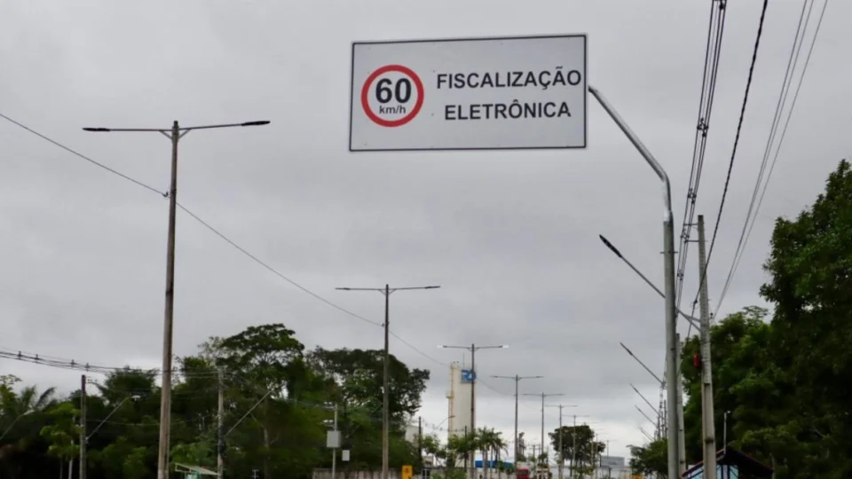 Radares reduzem infrações em 90% após mais de mil multas no primeiro dia em Manaus