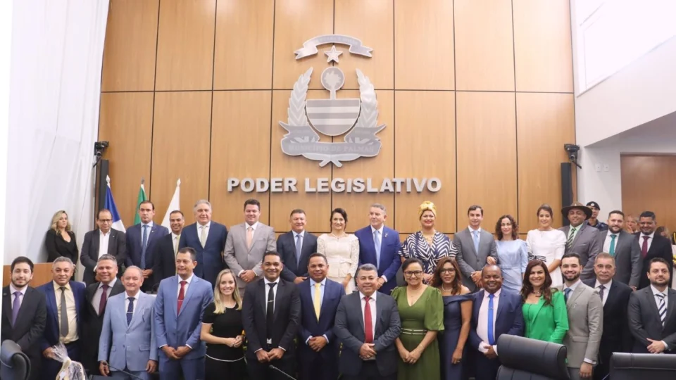 Vereadores, Prefeito e vice-prefeito de Palmas são empossados