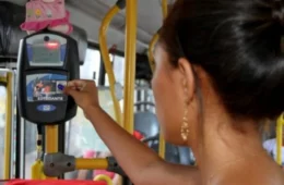Valor da passagem de ônibus em Manaus vai subir para R$ 5, anuncia prefeito