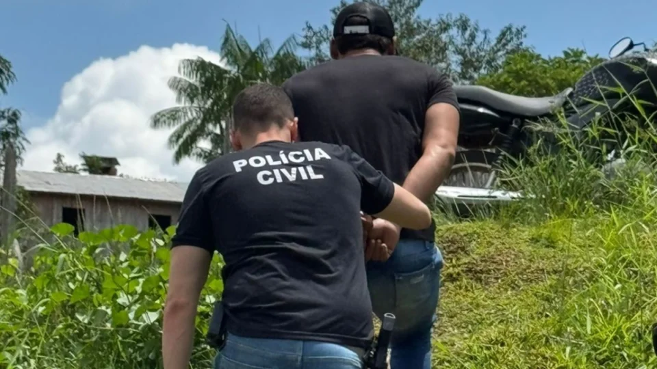 Homem é preso por descumprir medida protetiva de urgência e ameaçar ex em Cruzeiro do Sul