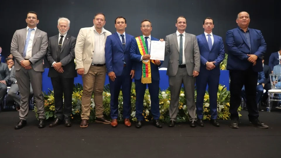 Wagner Rodrigues toma posse do segundo mandato em Araguaína