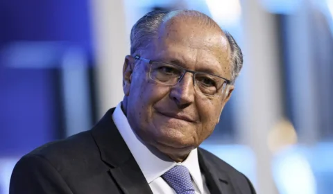 Alckmin negocia com EUA solução para tarifas de importação de aço e alumínio