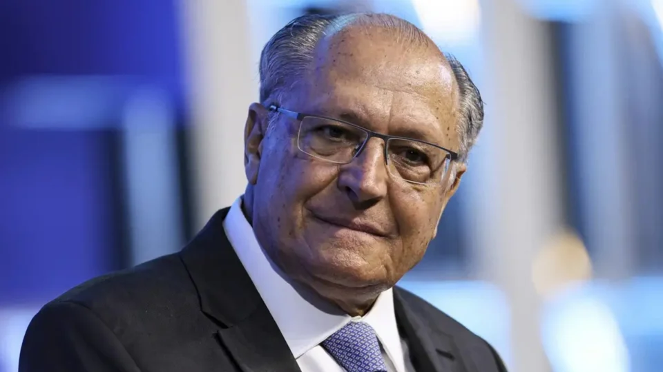 Alckmin negocia com EUA solução para tarifas de importação de aço e alumínio