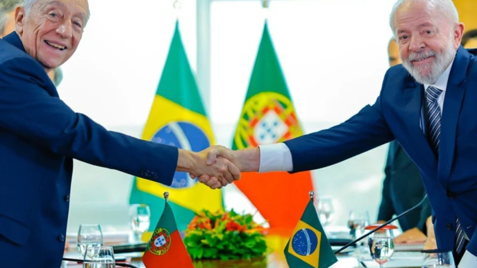Lula faz reunião bilateral com presidente de Portugal no Palácio do Planalto