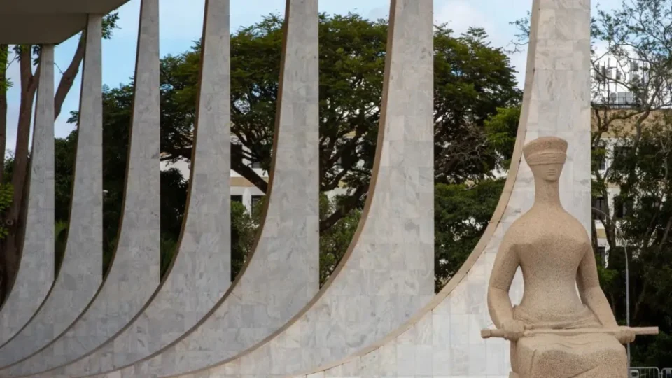 Revista íntima e violência policial comandam retomada dos julgamentos do STF; confira