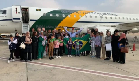 ‘Não é um problema do Trump, é um acordo de deportação’, diz Lula sobre repatriados