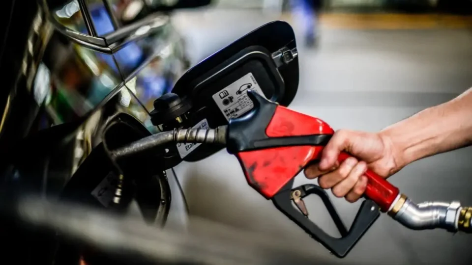 R$ 10 o litro? Alta no preço dos combustíveis revolta moradores do Acre: ‘Tenha piedade de nós’