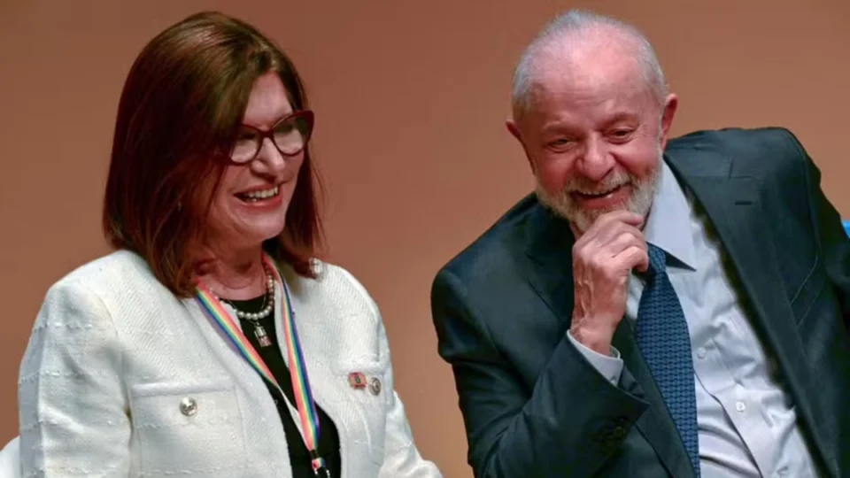 Presidente da Petrobras se alinha a Lula e defende exploração de petróleo na Amazônia