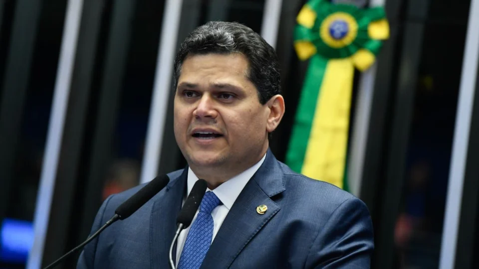 Direita ou esquerda? Saiba quem é Davi Alcolumbre, novo presidente do Senado