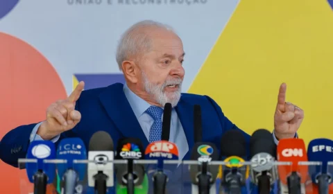 ‘Dinheiro na mão do povo’: Lula projeta crescimento recorde em meio a inflação polêmica