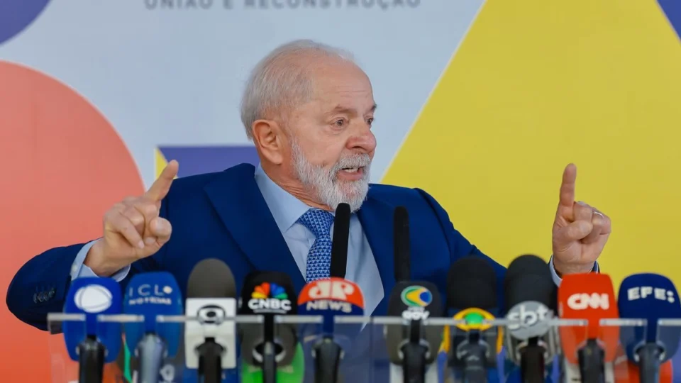 ‘Dinheiro na mão do povo’: Lula projeta crescimento recorde em meio a inflação polêmica