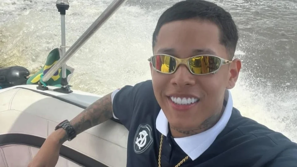 Influenciador William Barão é baleado durante live em Manaus; veja vídeo