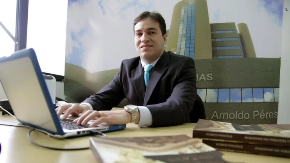 Juiz afastado do TJAM se pronuncia após ser alvo de operação da PF