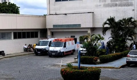 Pai é esfaqueado pelo filho após negar dinheiro para drogas em Manaus