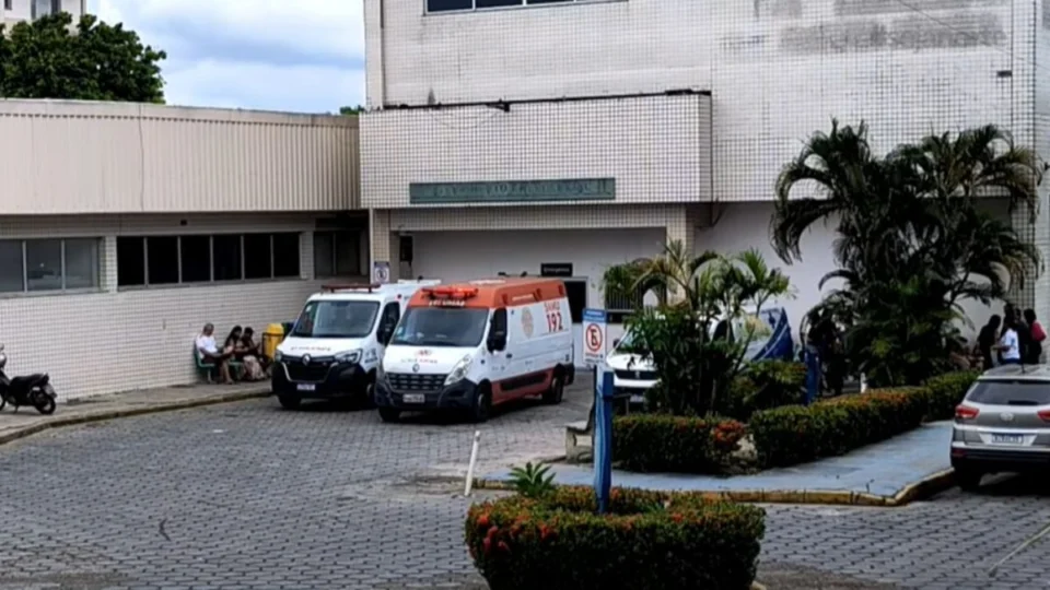 Pai é esfaqueado pelo filho após negar dinheiro para drogas em Manaus