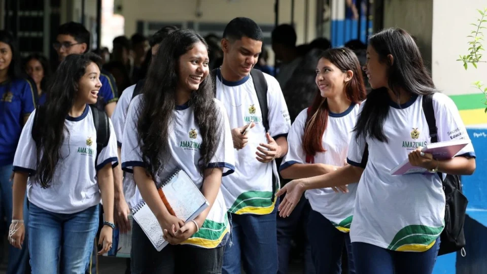 Pé-de-Meia no Amazonas: mais de 44 mil estudantes recebem pagamento