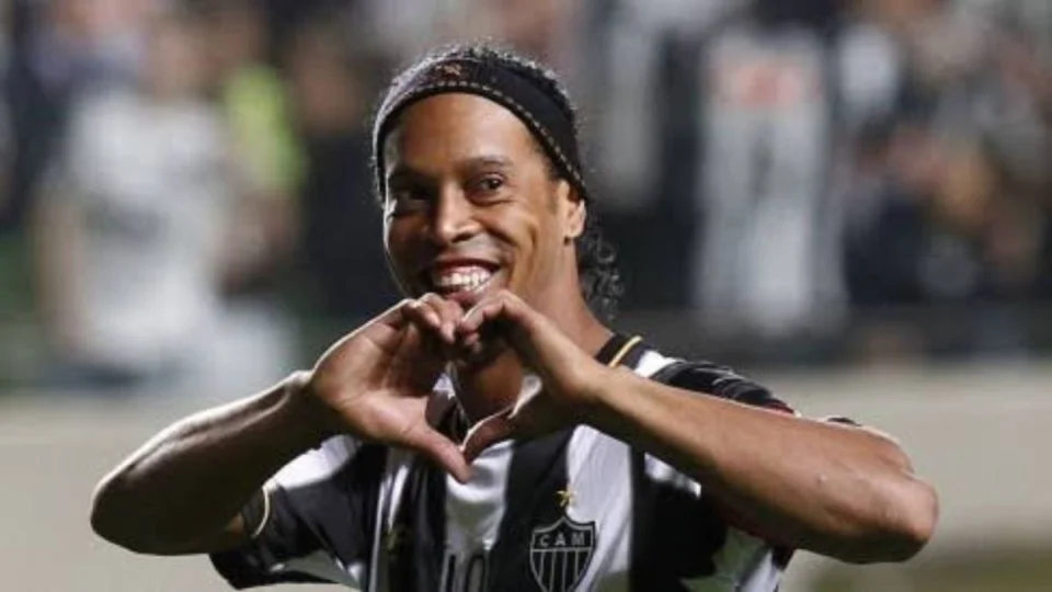 Ronaldinho Gaúcho, o ‘Bruxo’, vem a Manaus para jogo beneficente na Arena da Amazônia