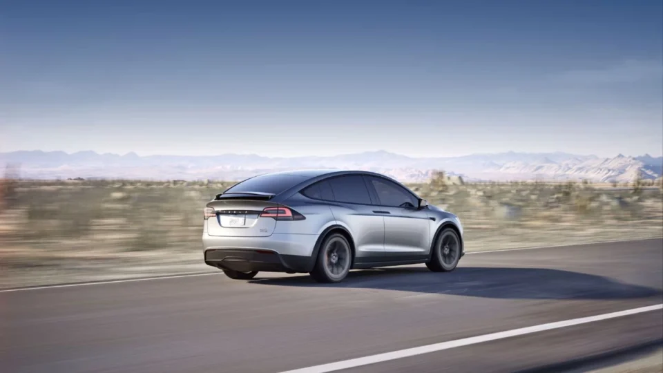 Tesla surpreende e anuncia lançamento de carro popular ainda este ano; saiba mais