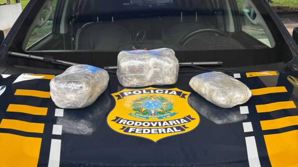 PRF apreende 5,4 kg de maconha em Guaraí (TO)