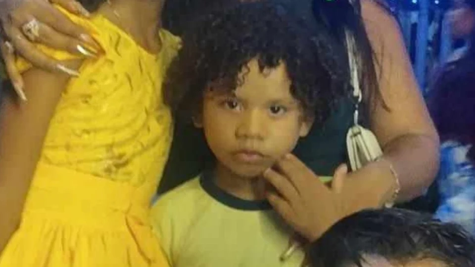 Menino de 6 anos morre afogado em praia de Maués, interior do Amazonas