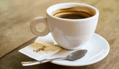 Homem invade casa, quebra janela e rouba pó de café e açúcar no interior do Acre