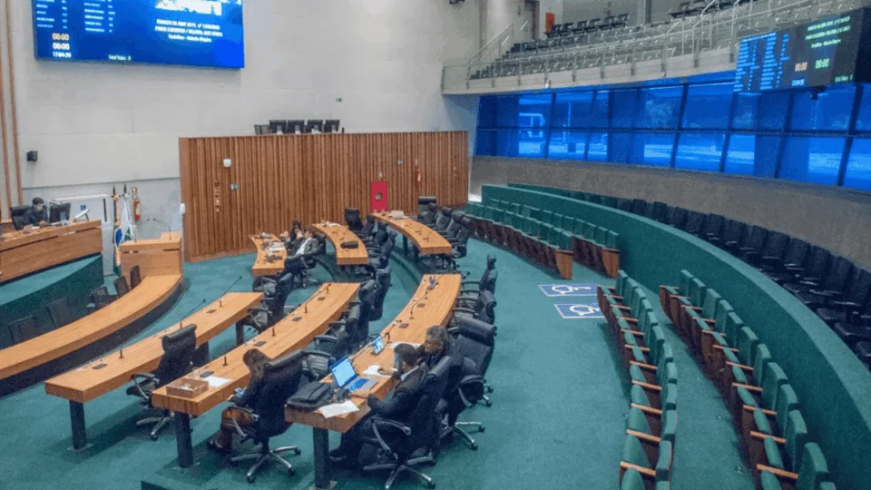 Assembleia do Acre aprova ‘socorro’ milionário para futebol no estado