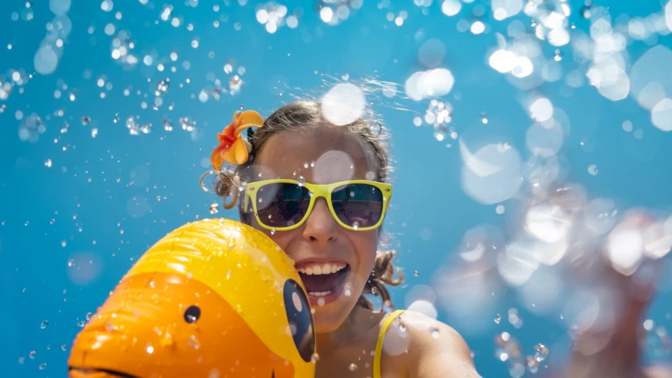 Guia de sobrevivência para o Carnaval no calor: 3 dicas que você precisa seguir para curtir com saúde