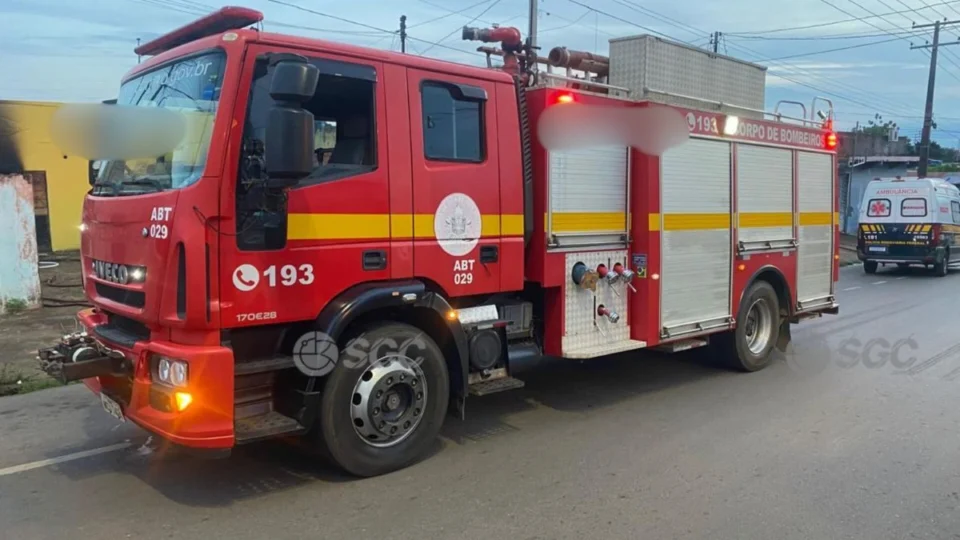 VÍDEO: casa de madeira é destruída por incêndio no Centro de Porto Velho