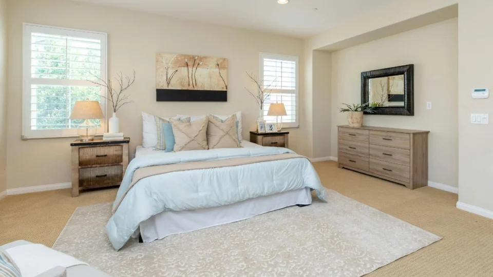 Como fazer decoração de quarto de casal? Veja dicas importantes