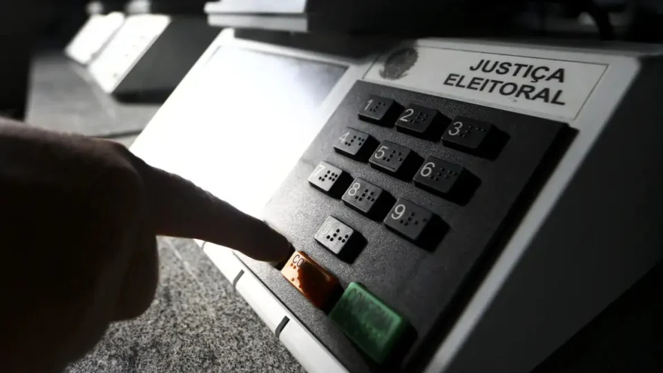 Compra de voto e terrorismo: Entenda o projeto que iguala os dois crimes com graves consequências