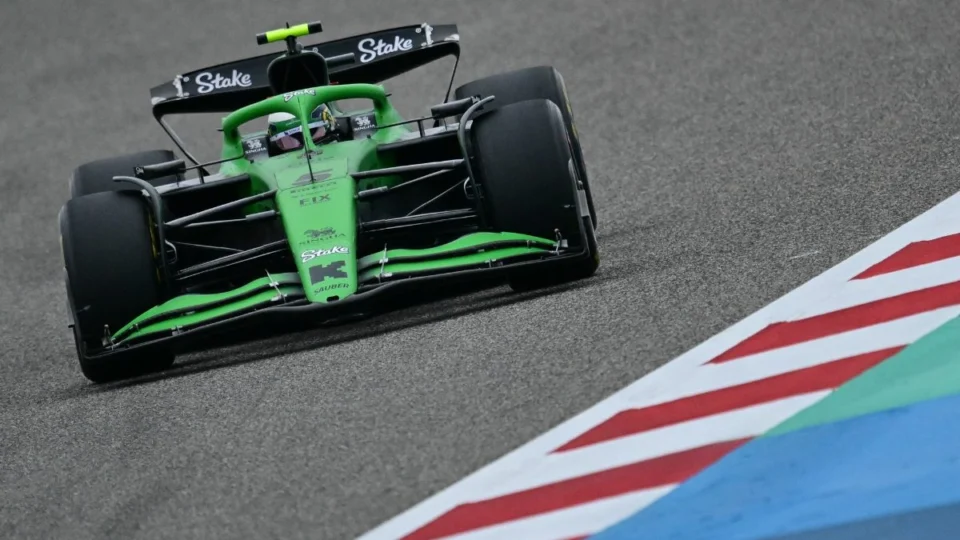 F1: Bortoleto estreia com a Sauber e substituto de Hamilton lidera primeira sessão de teste