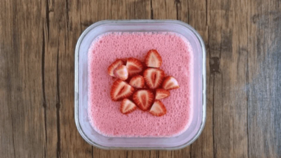 Gelatina cremosa: confira receita de sobremesa fácil e perfeita para o calor