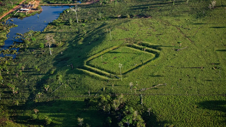 Geoglifos do Acre em foco de estudos de arqueólogos do Brasil e do exterior